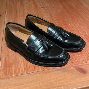 Bostonian leather men’s classic tassel loafer.
